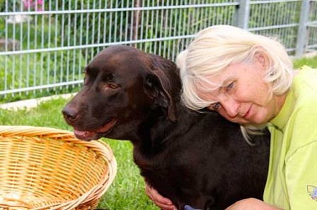 Elke und Cindy mit Welpen von J- Wurf vom Falkenberg